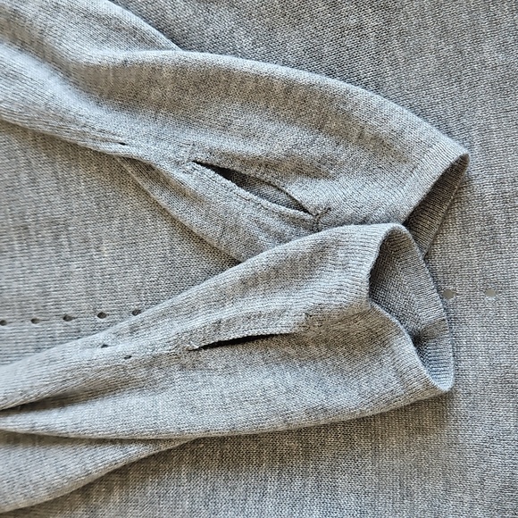 Lululemon Yin Time Long Sleeve, Size 2 - Picture 12 of 13